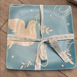 Peace on Earth Platter. New in box